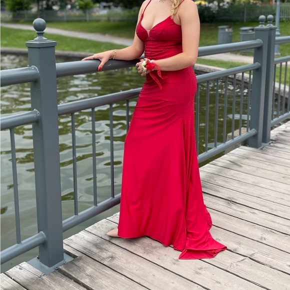 Elegant Prom -Red Graduation dress - Picture 1 of 11